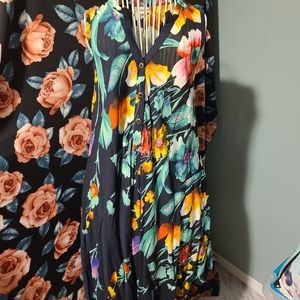 Multi color top!💗💙💚